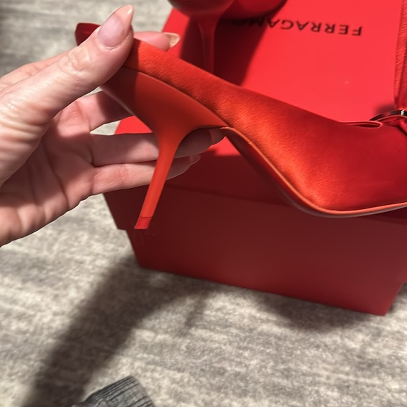 BRAND NEW never worn Ferragamo satin mules, size 6 1/2! - Picture 10 of 11